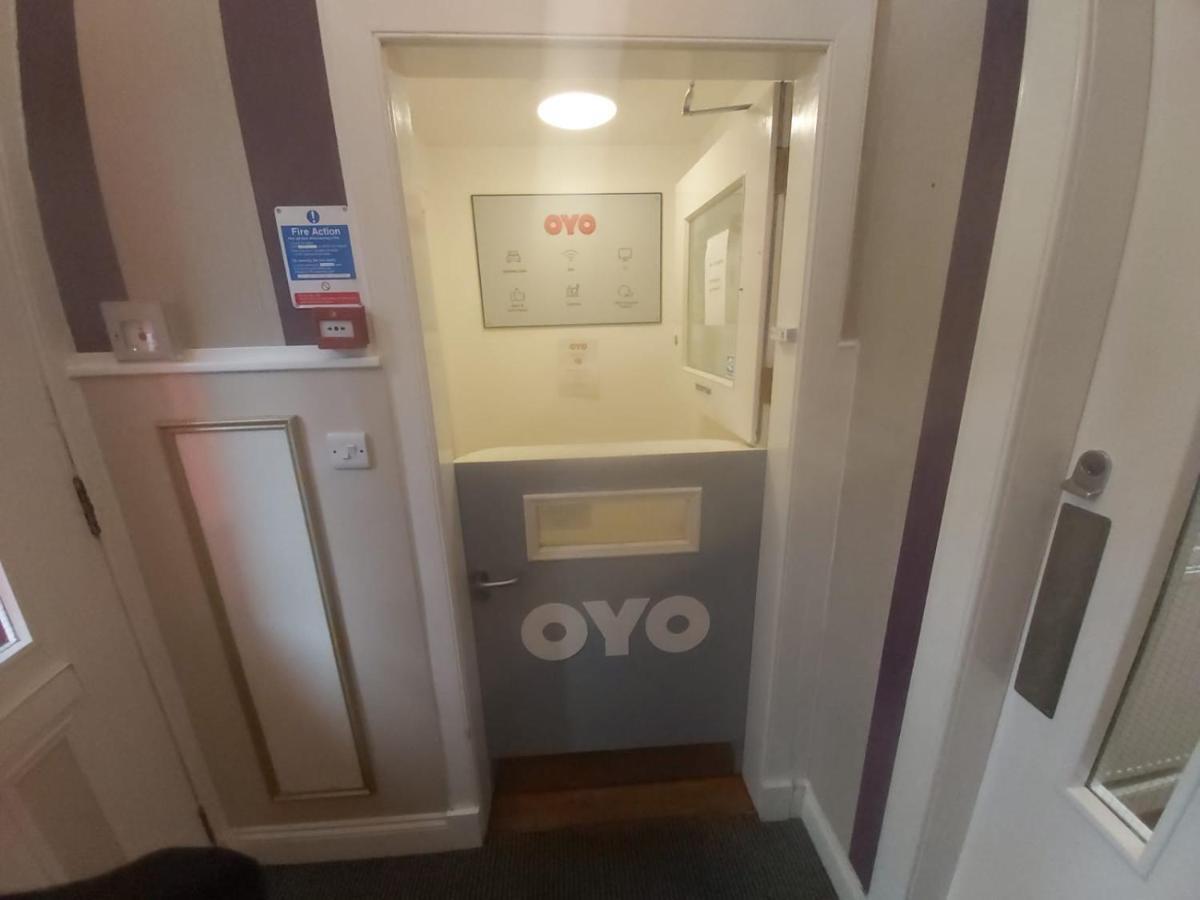 Oyo St Andrews Hotel Единбург Екстериор снимка